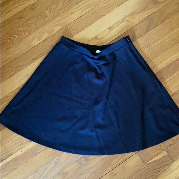 Black GAP flare above knee skirt size small - Picture 4 of 8